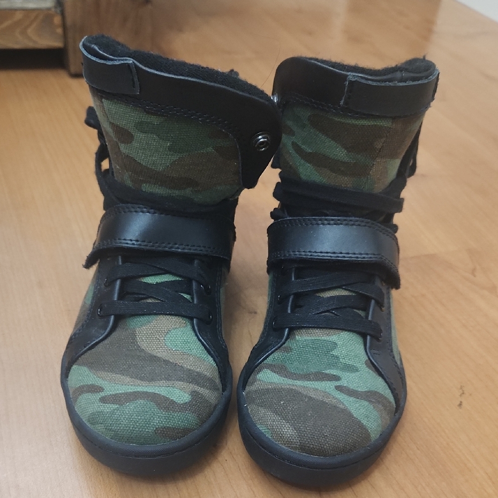 Heyday Camouflage and Black Athletic Shoes